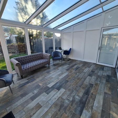 Elm Park Cheerful 4-Bedroom Holiday Home Hornchurch Luaran gambar