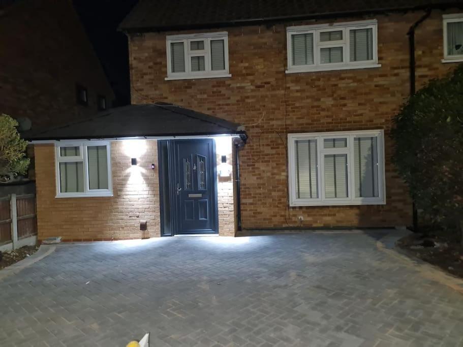 Elm Park Cheerful 4-Bedroom Holiday Home Hornchurch Luaran gambar