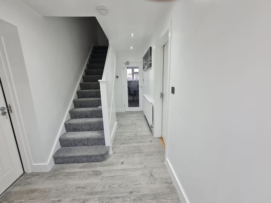 Elm Park Cheerful 4-Bedroom Holiday Home Hornchurch Luaran gambar