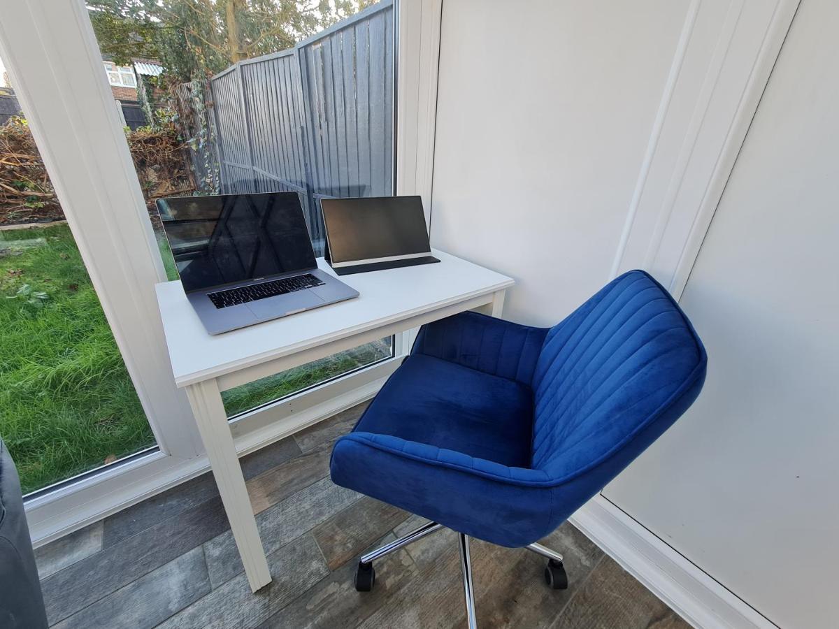 Elm Park Cheerful 4-Bedroom Holiday Home Hornchurch Luaran gambar